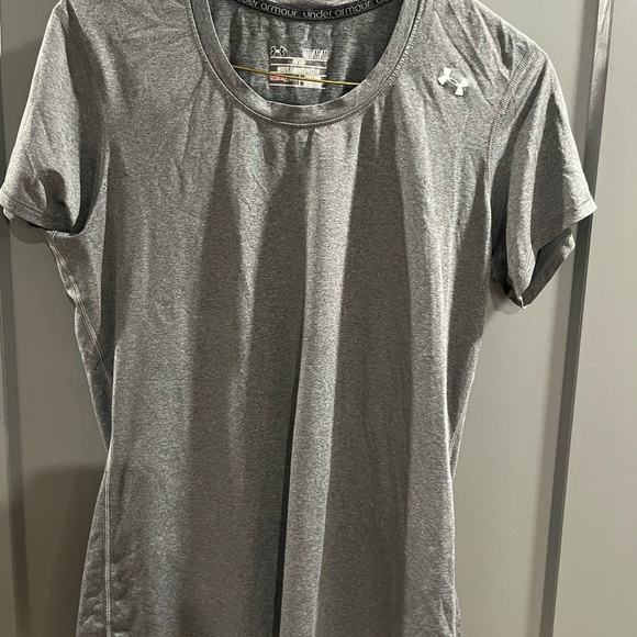 Under Armour Women's Short Sleeve Gray Tee - Picture 1 of 3